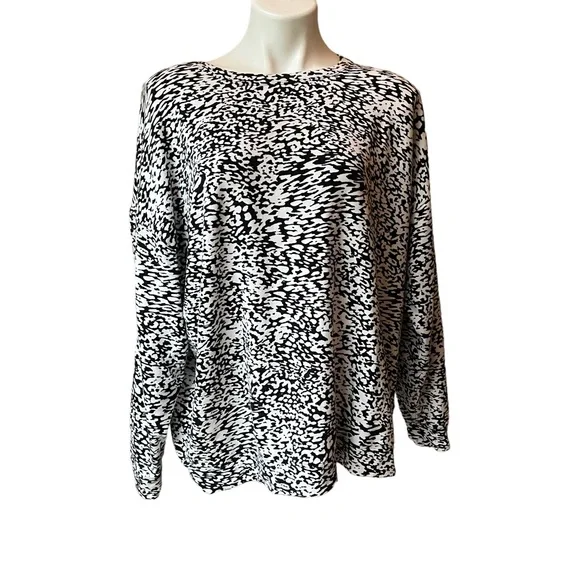 ATHLETA Balance Printed Pullover Ocelot Spot White, Sz XL - Picture 3 of 11